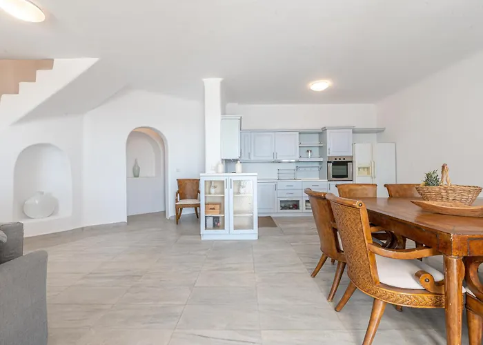 特尔格米科诺斯别墅 *